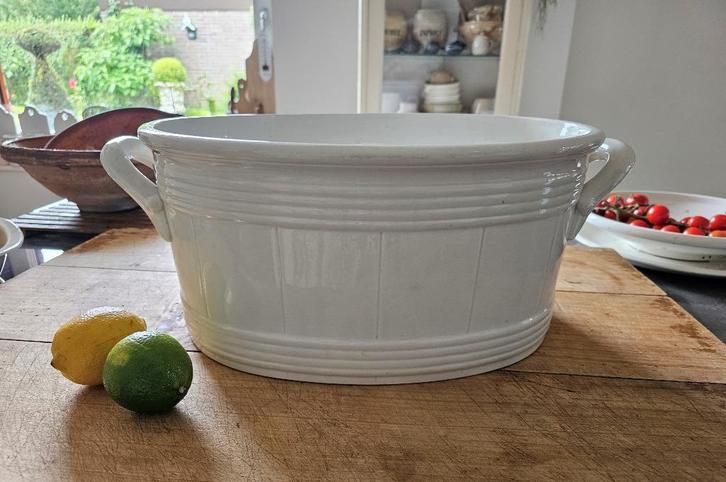 Antieke grote witte Franse wasbak / voetbad /kom met banden, Antiek en Kunst, Curiosa en Brocante, Ophalen of Verzenden