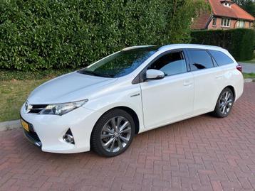 Toyota Auris Touring Sports 1.8 Hybrid Lease Pro dealer onde beschikbaar voor biedingen