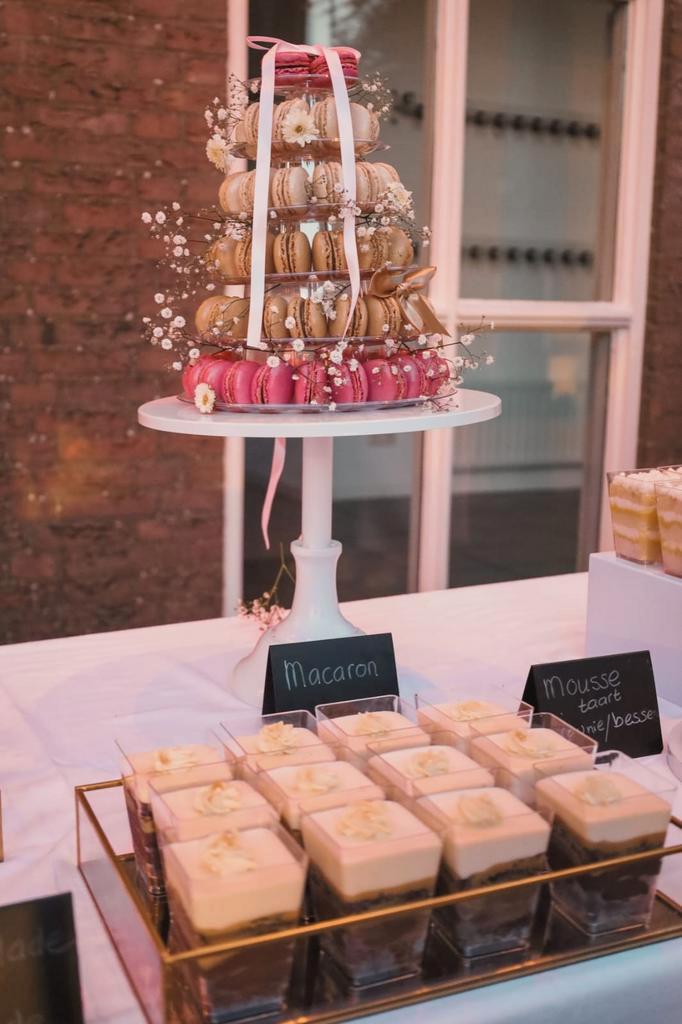 Heerlijke Taart, bruidstaart, gebakjes, buffet, Hobby en Vrije tijd, Taarten en Cupcakes maken, Nieuw, Ophalen of Verzenden