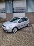 Ford Fiesta 1.4-16V Futura Leuke nette auto!, Auto's, Origineel Nederlands, Te koop, Zilver of Grijs, 5 stoelen