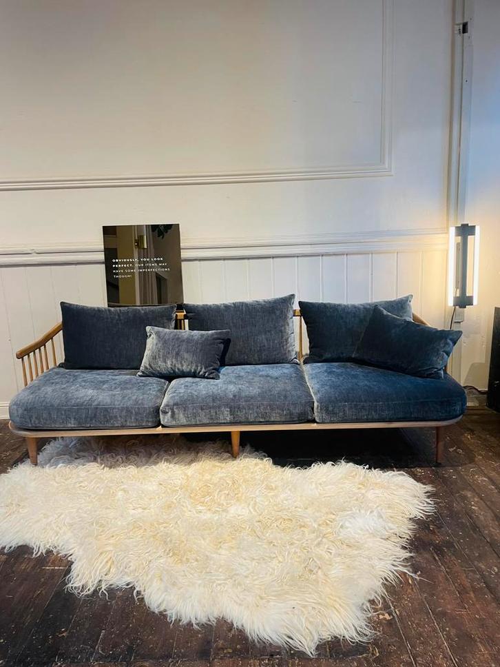 Prachtige &Tradition Fly Sofa, driezits design bank, velours, Huis en Inrichting, Banken | Bankstellen, Zo goed als nieuw, Vierpersoons of meer