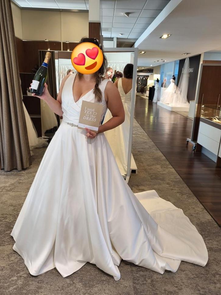 Sincerity 44080 Trouwjurk Mikado Zijde, Kleding | Dames, Trouwkleding en Trouwaccessoires, Zo goed als nieuw, Trouwjurk, Wit, Ophalen of Verzenden