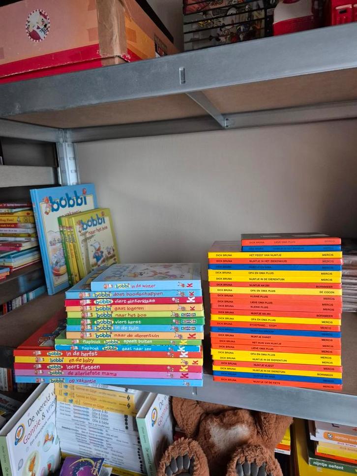 15x Bobbi boeken + Verzameling Nijntje Bruna vierkanten boek, Boeken, Kinderboeken | Baby's en Peuters, Gelezen, Ophalen of Verzenden