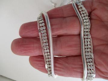 Zilverkleur 3 delige ketting van 35 - 41 cm. verstelbaar beschikbaar voor biedingen