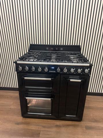 Luxe Smeg Fornuis zwart hoogglans met 3 ovens 90 cm beschikbaar voor biedingen