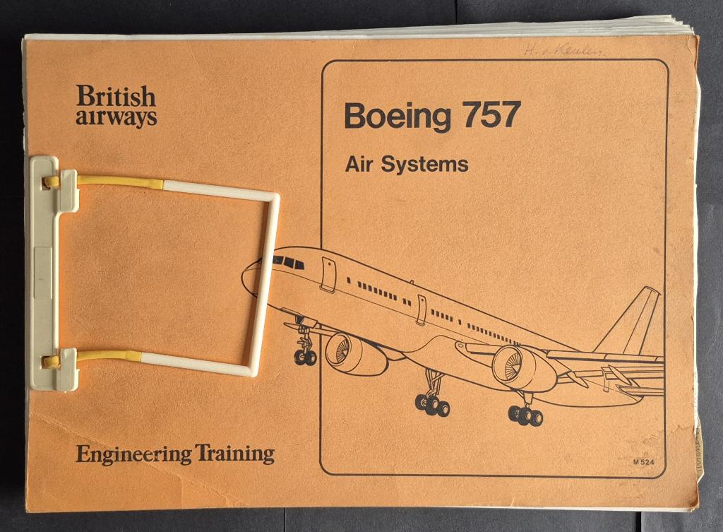 British Airways Boeing 757 Trainingsboek uit 1982 (BK585), Ophalen of Verzenden, Gebruikt, Boek of Tijdschrift