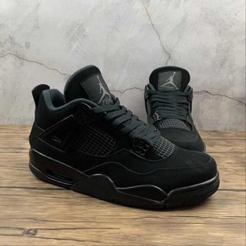 Air Jordan 4 Black Cat beschikbaar voor biedingen