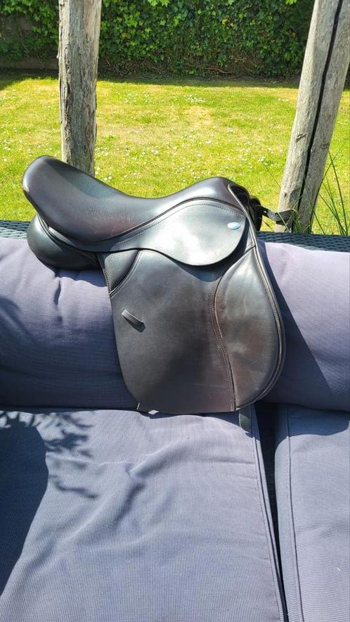 Thorowgood t8 cob 17,5 inch bruin zadel, Dieren en Toebehoren, Paarden en Pony's | Zadels, Gebruikt, Recreatie, Ophalen of Verzenden