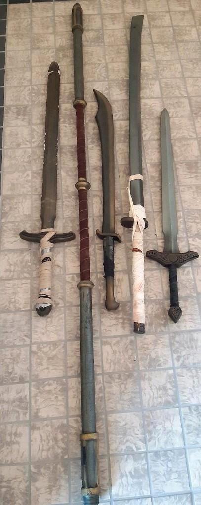 diverse larp wapens en schild, Hobby en Vrije tijd, Kostuums, Theaterbenodigdheden en LARP, Gebruikt, Ophalen of Verzenden