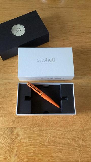 OTTO HUTT DESIGN O6    ORANGE GOLD   BALPEN beschikbaar voor biedingen