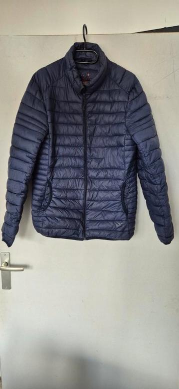 Tussenjas Pull&Bear beschikbaar voor biedingen
