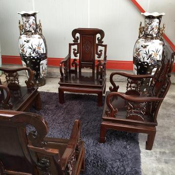 Chinees meubel zware authentieke Chinese stoel, vazen. beschikbaar voor biedingen