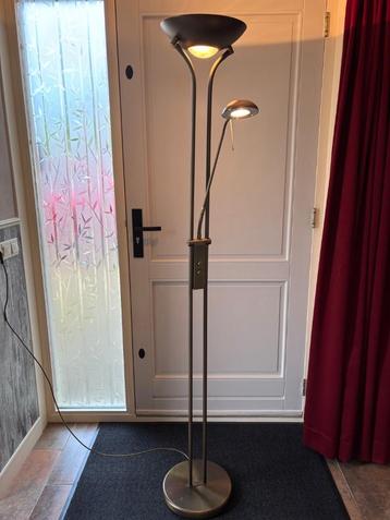Vloerlamp met leeslamp beschikbaar voor biedingen