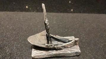 Metalen bootje. Zalmschuit beschikbaar voor biedingen