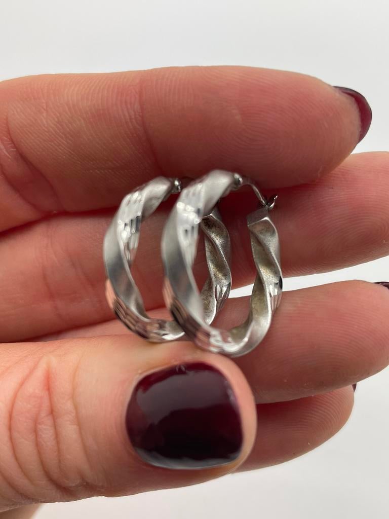 B219 Prachtige zilveren creolen wokkels, Sieraden, Tassen en Uiterlijk, Oorbellen, Ophalen of Verzenden, X, Zilver, Zilver