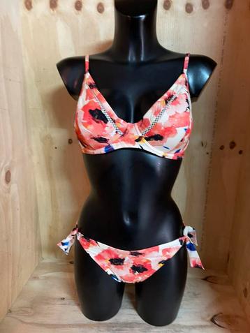 Watercult bikini maat 38d /40 en 38e /38 model 7501 beschikbaar voor biedingen