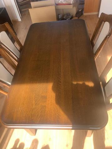 gratis donkereiken eettafel met 4 stoelen beschikbaar voor biedingen