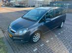Opel Zafira 1.6 2007 Grijs, Auto's, Opel, Voorwielaandrijving, 4 cilinders, 7 stoelen, 75 €/maand