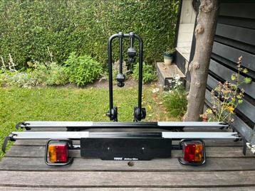 Thule fietsdrager voor twee toer/stadsfietsen beschikbaar voor biedingen