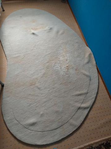 Merinowollen vloerkleed - Zo goed als nieuw! Met wat vlekken beschikbaar voor biedingen