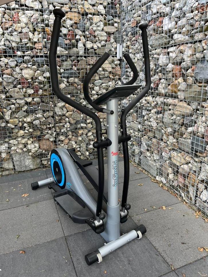 Infiniti elliptical Crosstrainer x985, Sport en Fitness, Fitnessapparatuur, Zo goed als nieuw, Crosstrainer, Armen, Benen, Borst