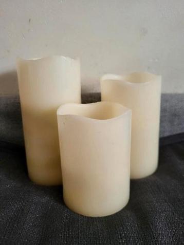 Huizen - 3 Wax Ledkaarsen beschikbaar voor biedingen