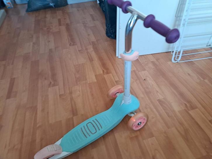 Step met lichtjes in de wielen, Fietsen en Brommers, Steps, Gebruikt, Gewone step, Ophalen