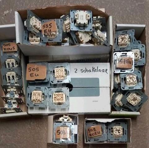 Jung basis schakelmateriaal , schakelaars, Doe-het-zelf en Verbouw, Elektra en Kabels, Nieuw, Schakelaar, Ophalen of Verzenden