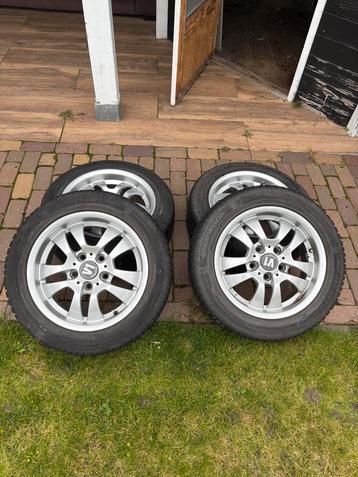 16inch banden + velgen beschikbaar voor biedingen