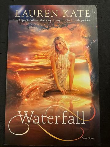 Waterfall - Lauren Kate (Teardrop Serie) beschikbaar voor biedingen