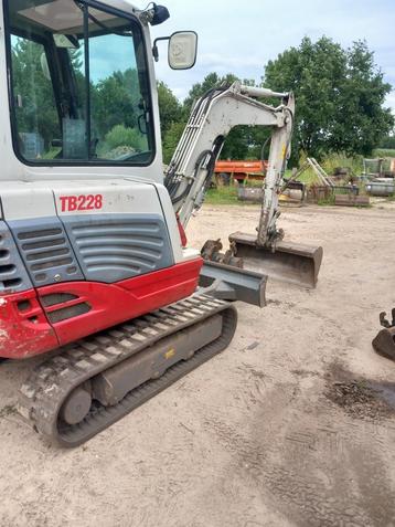 Takeuchi 228 beschikbaar voor biedingen