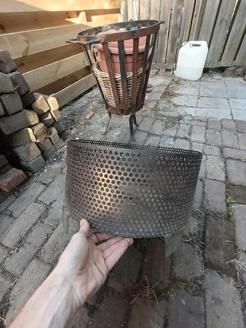 Vuurkorf en vuurton beschikbaar voor biedingen
