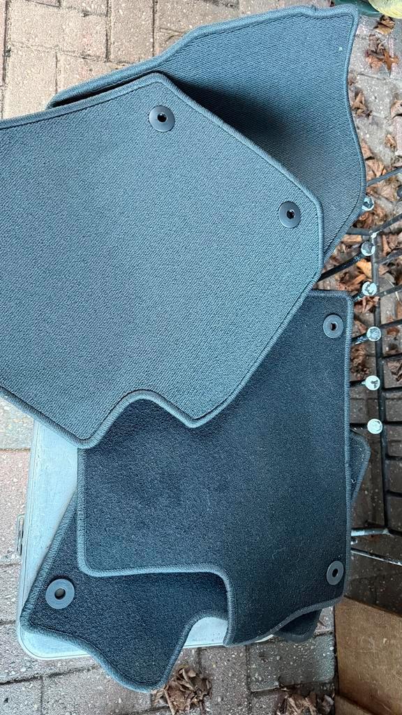 Volvo XC60 Velours Mattenset - Nieuwstaat!, Auto diversen, Automatten, Zo goed als nieuw, Ophalen of Verzenden