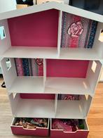 Barbiehuis/ poppenhuis met 2 laden, Ophalen, Zo goed als nieuw, Poppenhuis