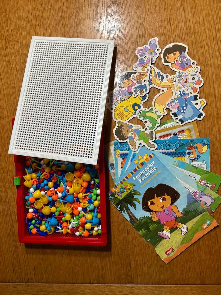 Dora Fantacolor Portable Prikbord Speelgoed, Kinderen en Baby's, Speelgoed | Educatief en Creatief, Gebruikt, Knutselen, Ophalen