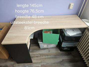 bureau met twee laadjes