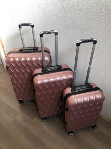 Actie €75,- 3 delige koffersets diverse modellen en kleuren beschikbaar voor biedingen