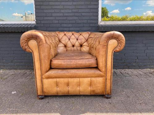Prachtige oude Chesterfield club fauteuil cognac, Huis en Inrichting, Fauteuils, Gebruikt, 75 tot 100 cm, Ophalen of Verzenden