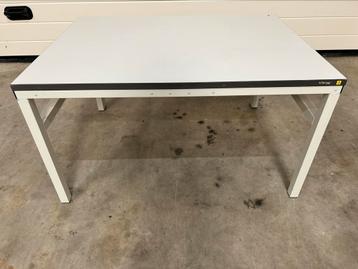 Werkbank 120x90x66. beschikbaar voor biedingen