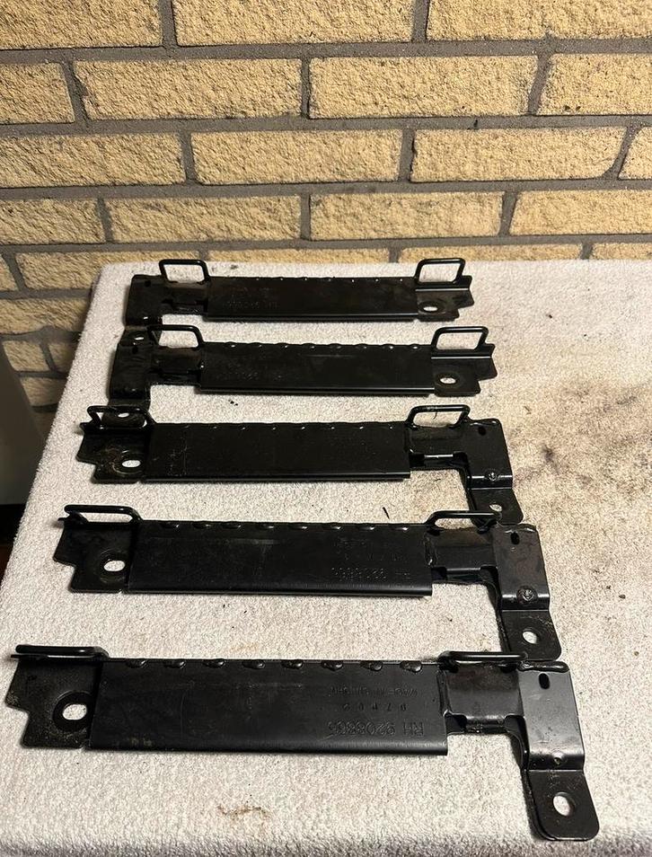 Volvo v70 xc70 s60 s80 Isofix beugel 2000-2007, Auto-onderdelen, Interieur en Bekleding, Volvo, Ophalen of Verzenden
