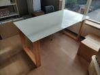 Tafel met melkwit glazen blad - Gebruikt, Huis en Inrichting, Ophalen, Gebruikt, 60 tot 90 cm, 1 kruk