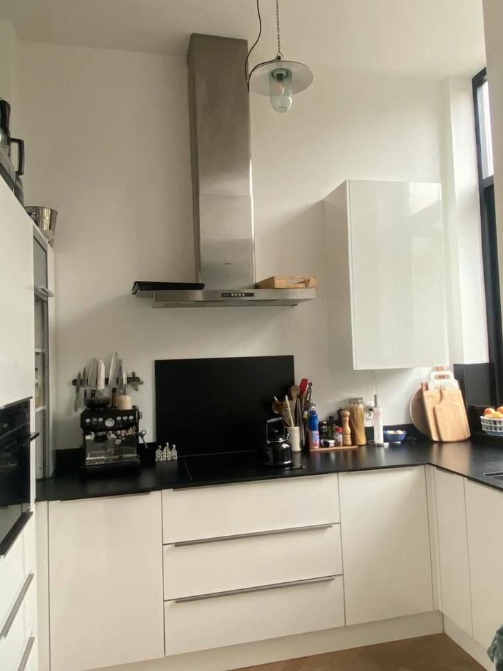 Hele fijne keuken incl apparatuur, Huis en Inrichting, Keuken | Complete keukens, Gebruikt, U-keuken, Wit, Kunststof, Hoogglans of Gelakt