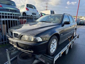 BMW 5-serie 525i 2002 veel onderdelen voorradig  beschikbaar voor biedingen