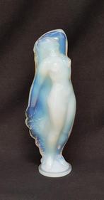 Sabino - Art Deco Figurine in opaliserend glas., Antiek en Kunst, Antiek | Glas en Kristal, Ophalen of Verzenden