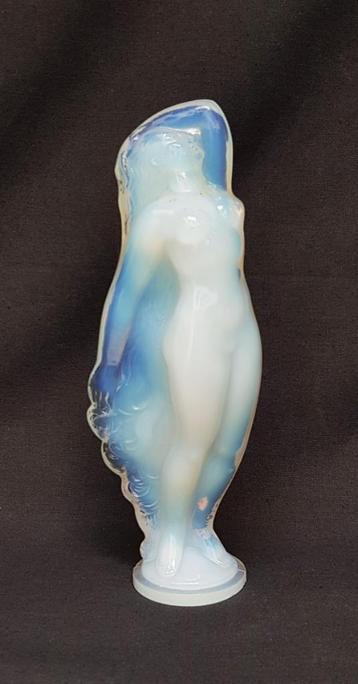 Sabino - Art Deco Figurine in opaliserend glas. beschikbaar voor biedingen