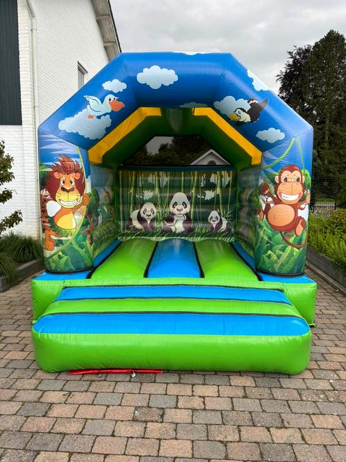 Springkussen Jungle te huur, Hobby en Vrije tijd, Feestartikelen | Verhuur, Zo goed als nieuw, Overige, Ophalen of Verzenden
