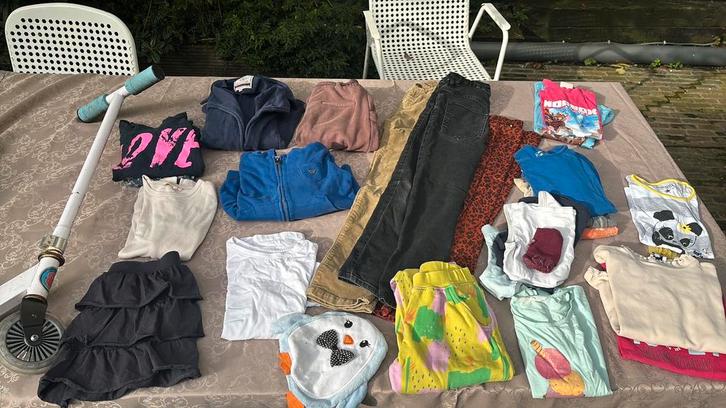 Pakket meisje 6-7 jaar met step maat 122 Hema Marmar Donsje, Kinderen en Baby's, Kinderkleding | Kinder-kledingpakketten, Zo goed als nieuw