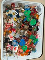 Speldjes jaren 50,60 en 70, Verzamelen, Speldjes, Pins en Buttons, Ophalen of Verzenden