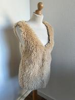 King Louie maat 38 cilla gilet fluffy 2589, Kleding | Dames, Jassen | Winter, Maat 38/40 (M), Beige, Ophalen of Verzenden, Zo goed als nieuw