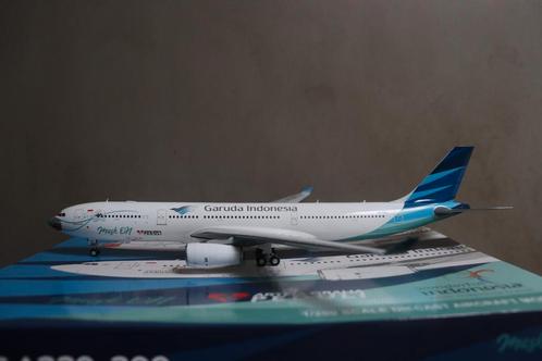 JC Wings: Airbus A330-300 Garuda Indonesia "Mask On" 1/200, Verzamelen, Luchtvaart en Vliegtuigspotten, Zo goed als nieuw, Schaalmodel